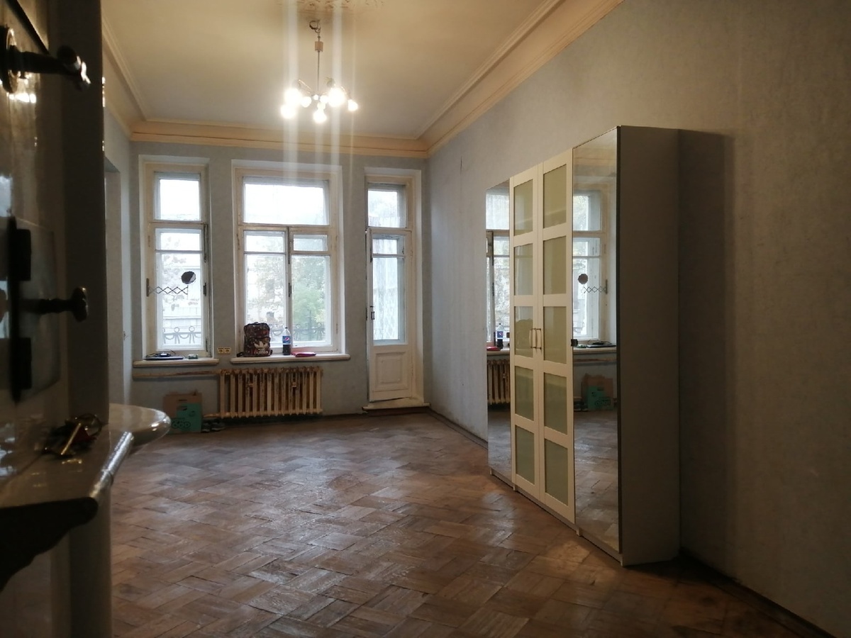 Коммунальная комната Натальи перед продажей