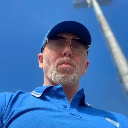     Cерёга высмеял Инстасамку и ее новый альбом с «Ленинградом»