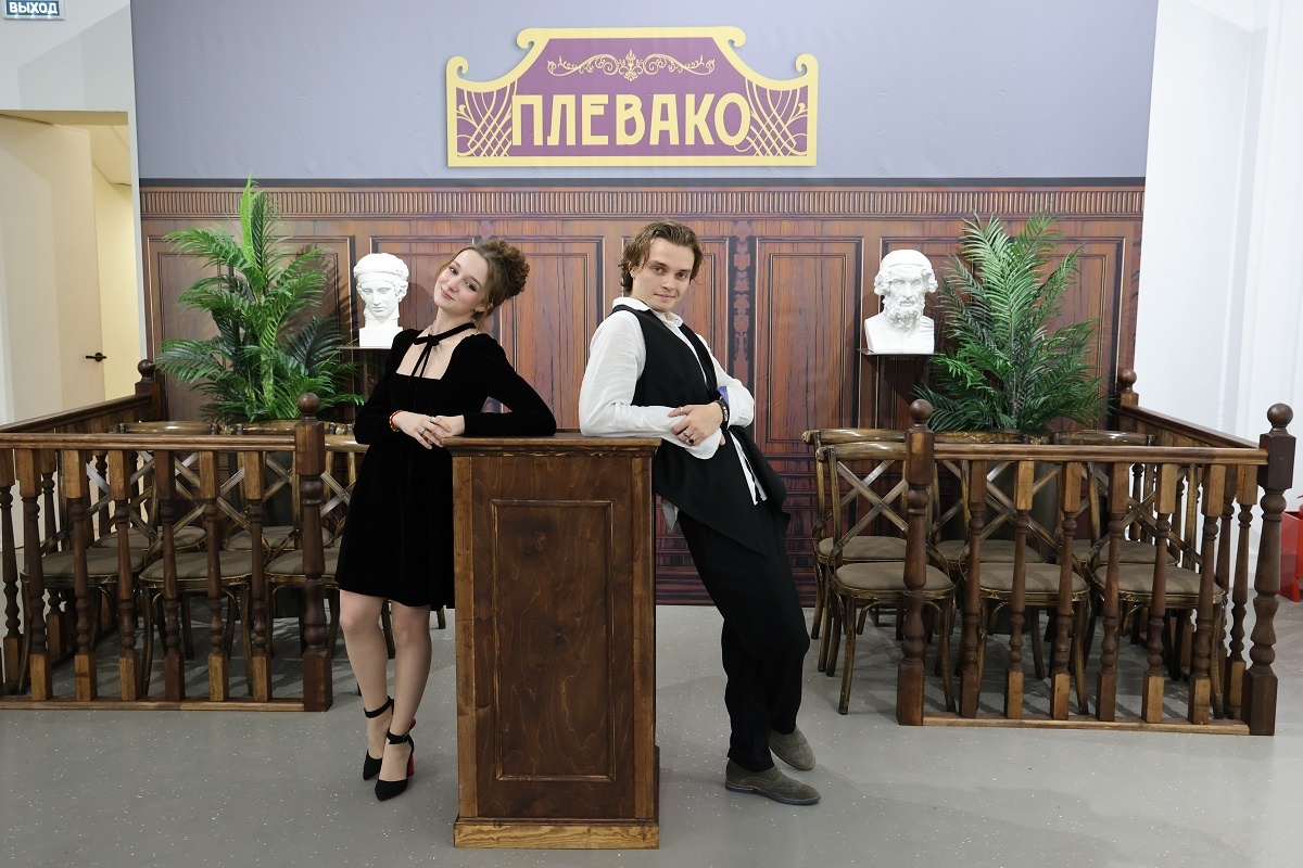    Для молодых актёров съёмки стали серьёзным погружением в историю