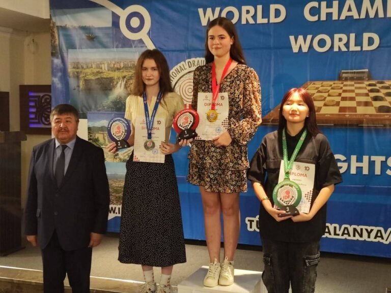    Орчанка Виктория Захарова завоевала серебро первенства мира по шашкам Оренбуржье