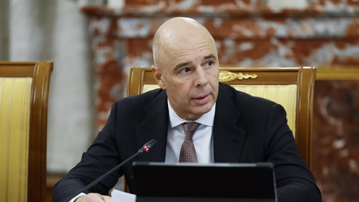 Власти пытаются отговорить россиян от валютных сбережений и рекомендуют вкладываться в облигации.