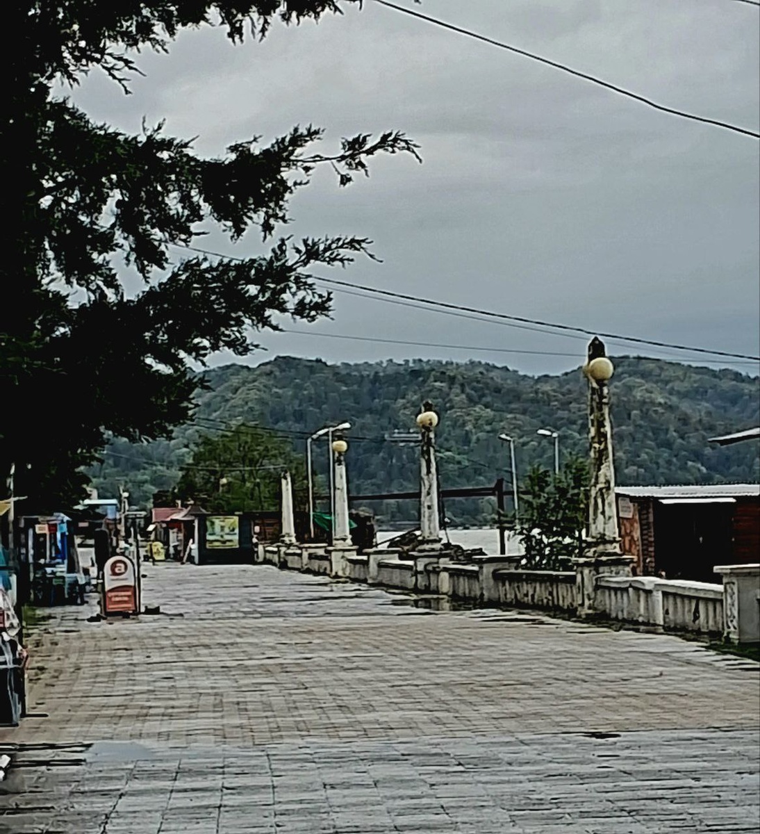 Набережная Сухуми. Фотография из личного архива автора