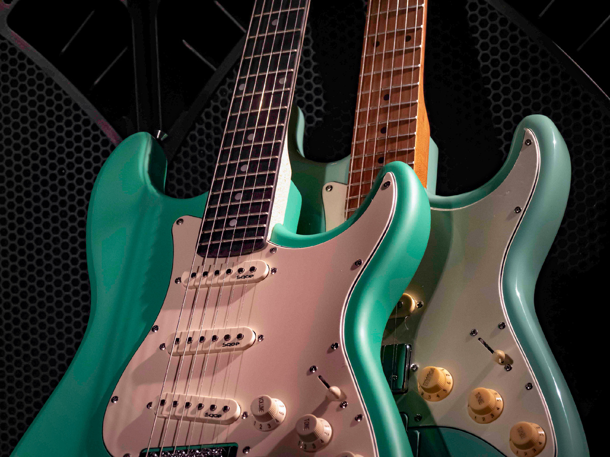 Электрогитара SQOE Sest200 MGR