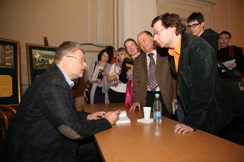 Юрий Поляков в Литературно-Историческом клубе МИИТа