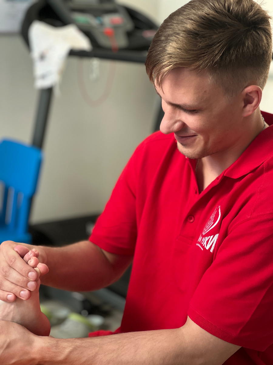 Фото занятия в Центре «Добрые руки». Услуга миофасциального релиза (МФР)