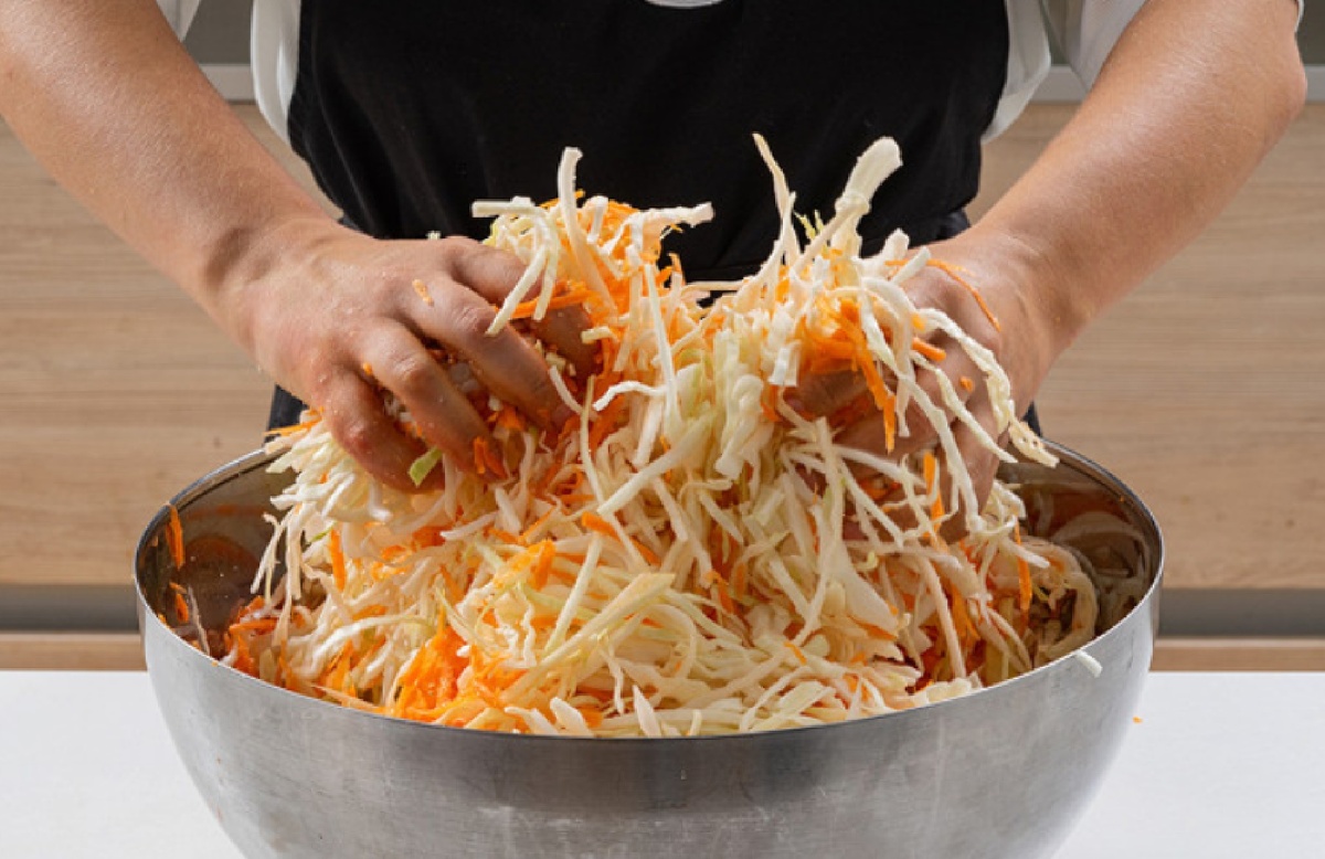 5 Полезных советов и 3 простых ингредиента для получения хрустящей квашеной капусты. Фото И.Курушин