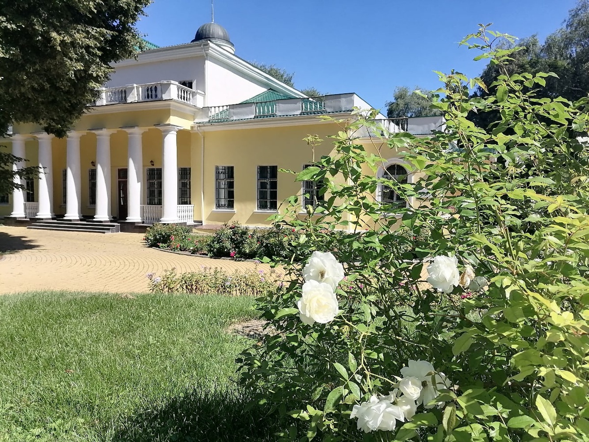 Усадебный дом Тютчевых в Овстуге, восстановленный в 1986 году.   