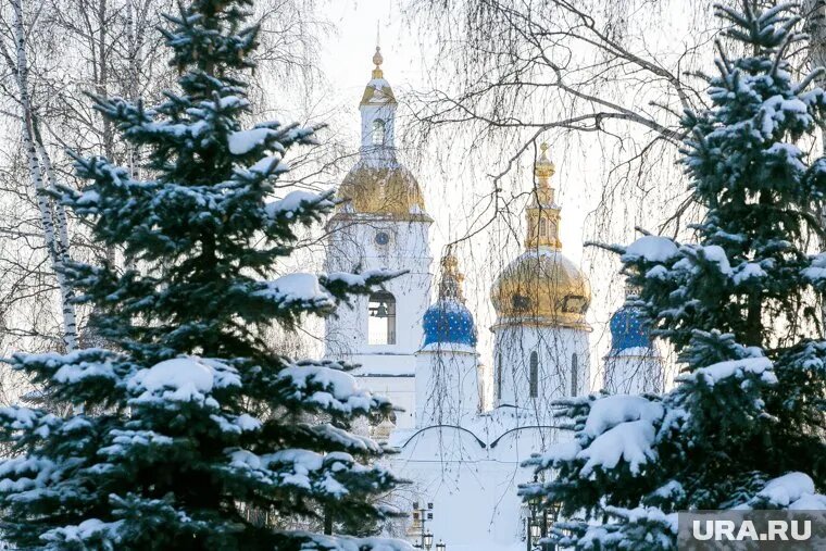 Кузьминки отмечали с размахом, расходились по домам только к рассвету. Фото: Денис Моргунов © URA.RU