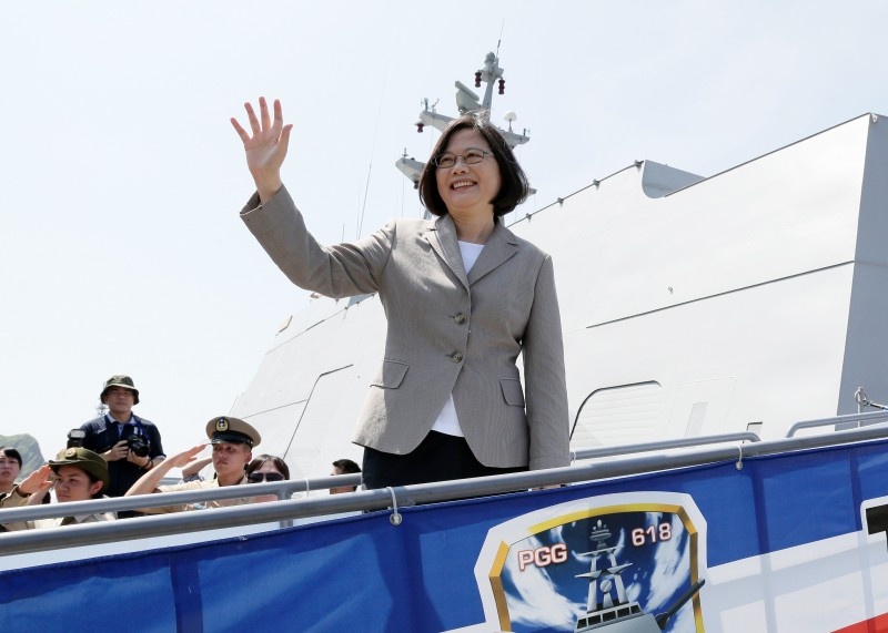 Президент Тайваня Цай Инь-вэнь на борту "Туо Чанга"