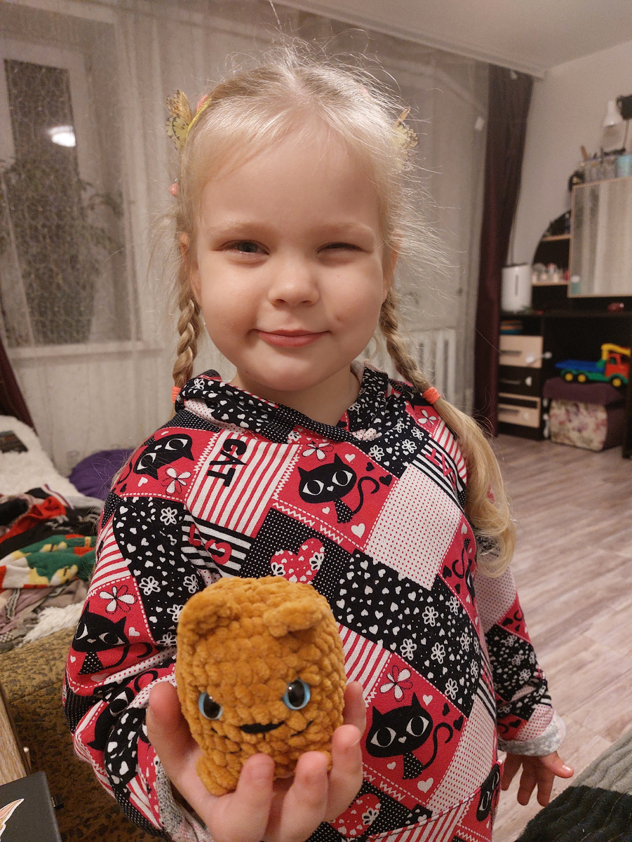 А котика пришлось отдать Васяне)))