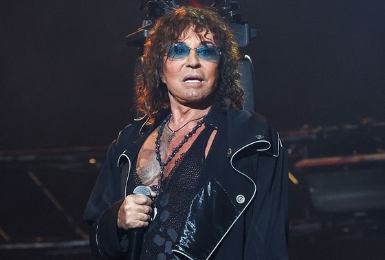    Певец Валерий Леонтьев