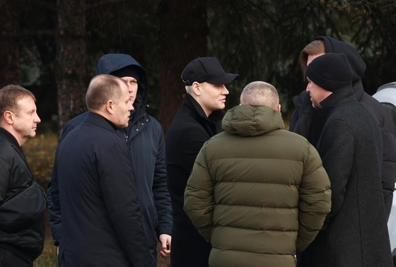    SHAMAN (Ярослав Дронов) на церемонии прощания со своим пресс-секретарем Антоном Коробковым-Землянским