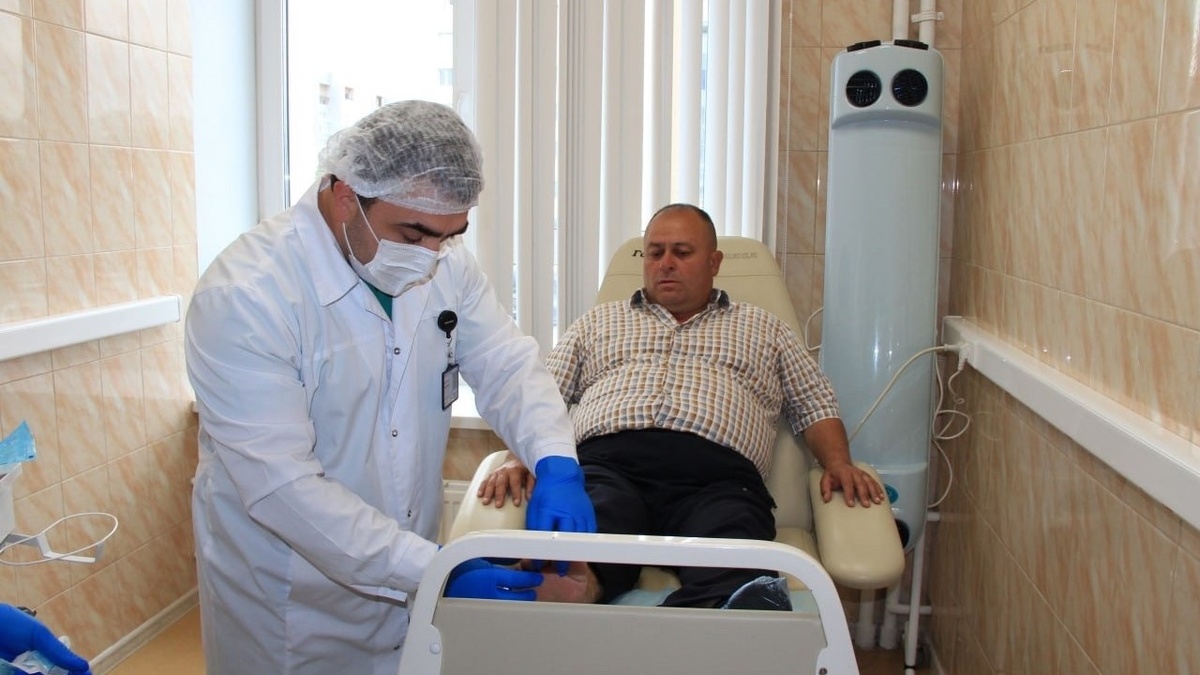    В Сургутской ОКБ помогают пациентам с синдромом диабетической стопы