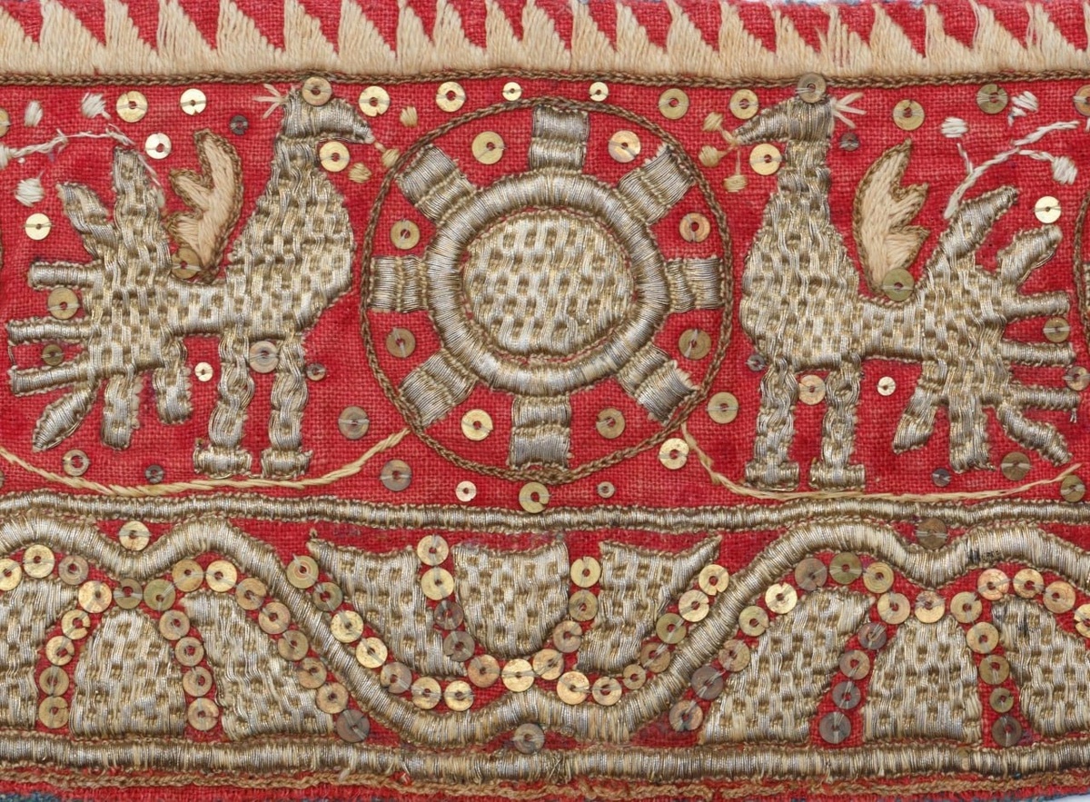 Очелье – деталь головного убора. Начало XIX в. Из собрания ГВСМЗ