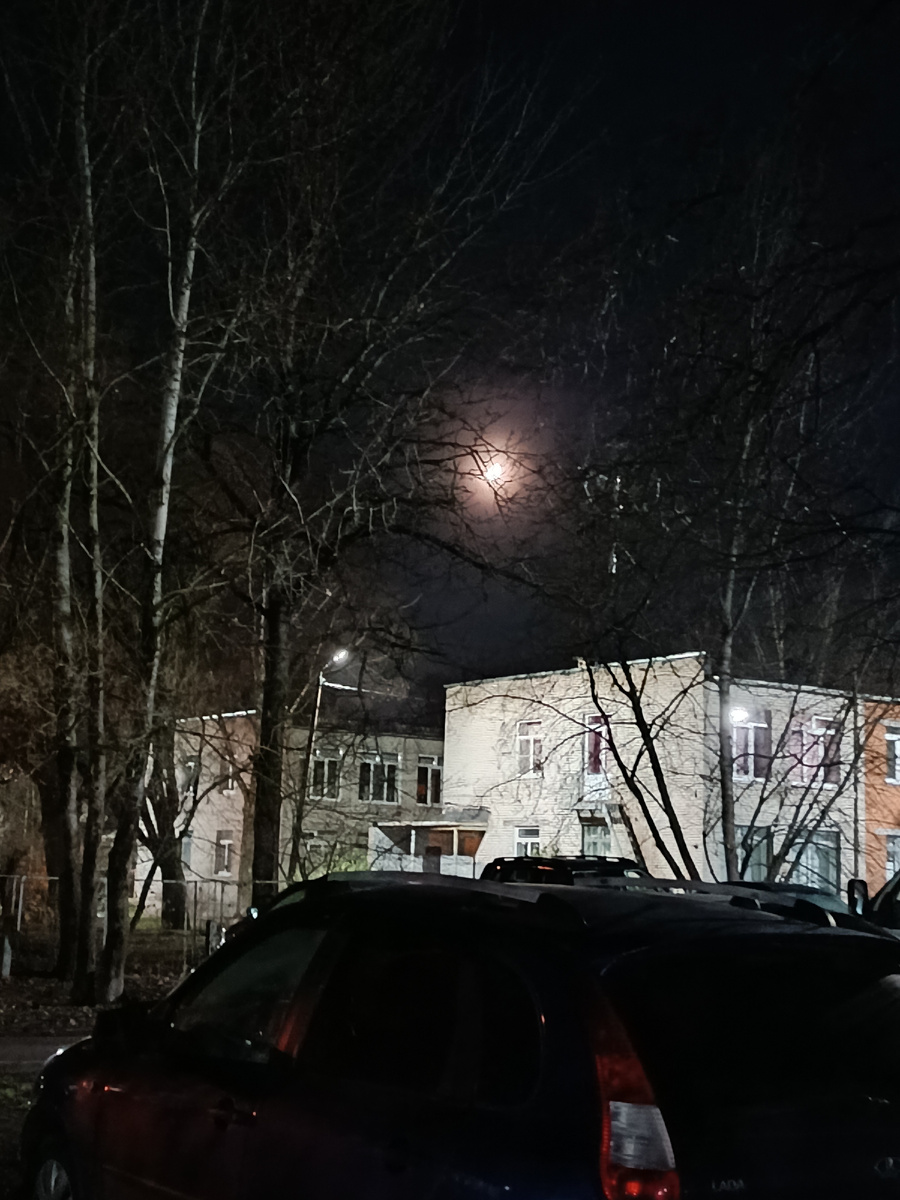Фото автора канала, в ту ночь была красивая луна и погода была хорошая 