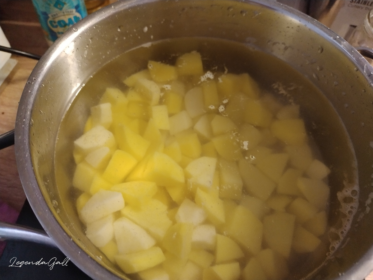 Картошка и банка - вот и весь супец!