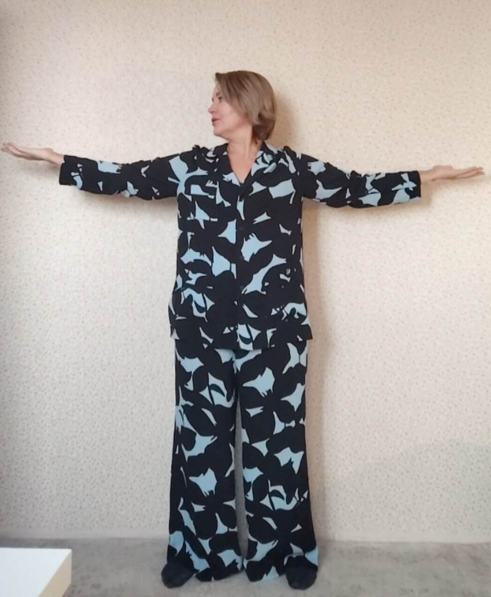 Форма 2. Разведение рук в стороны