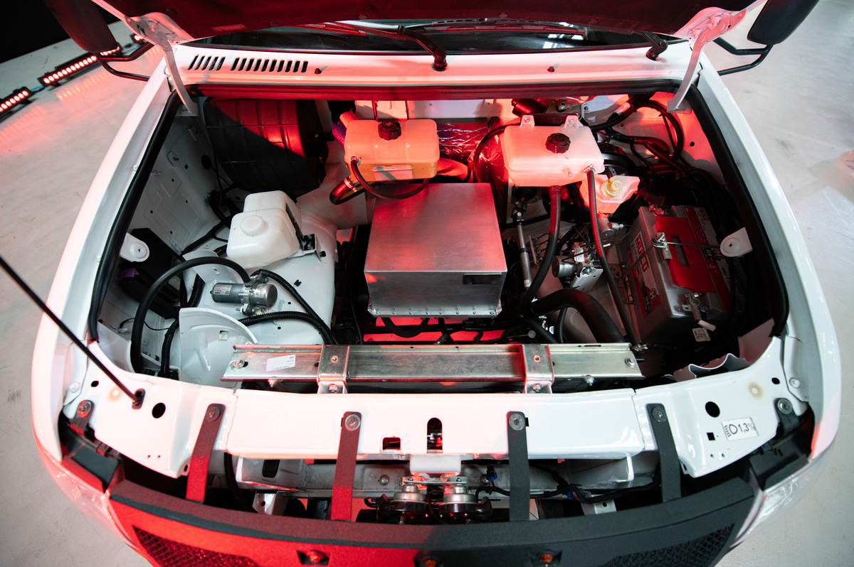 Основная ставка - именно ставка - делается на электромобили и последовательные гибриды. Следовательно, рассматриваются и другие варианты.