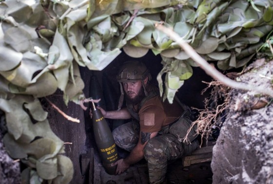    Солдат ВСУ в зоне боевых действий