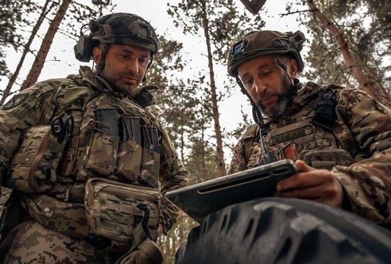    Военнослужащие вооруженных сил Украины в зоне боевых действий