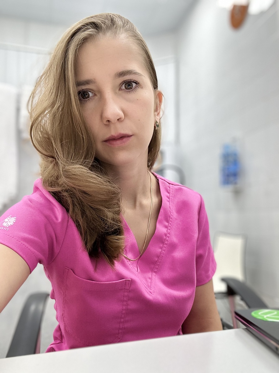 Это я, Михеенко София, практикующий врач акушер-гинеколог и мама 4 детей!♥️♥️♥️♥️♥️♥️