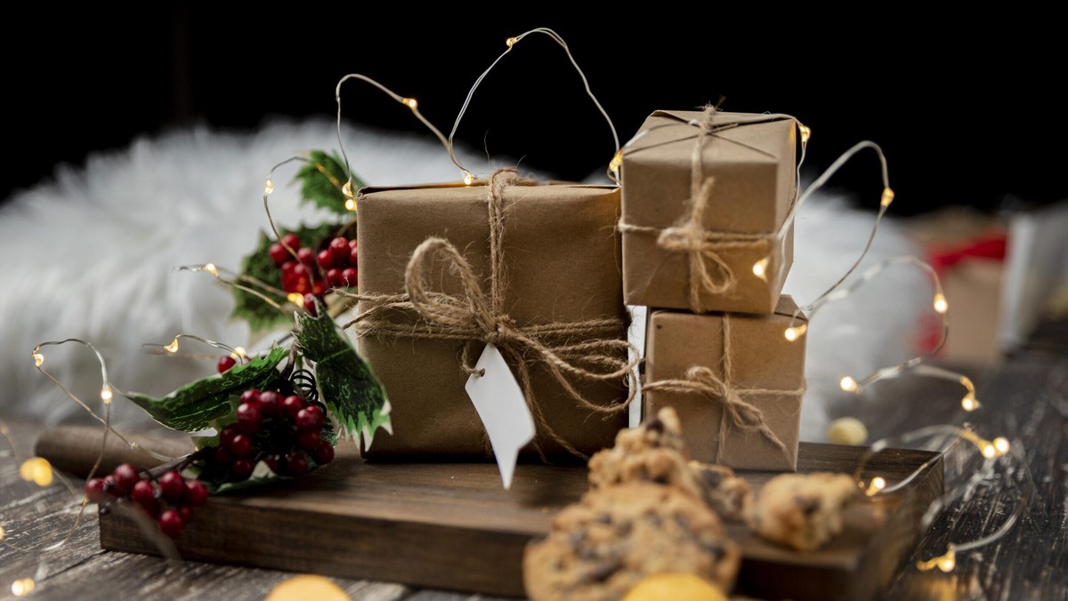    Благотворительные подарки на Новый год до 500, 1000, 3000 рублей и дороже. Фото: freepik