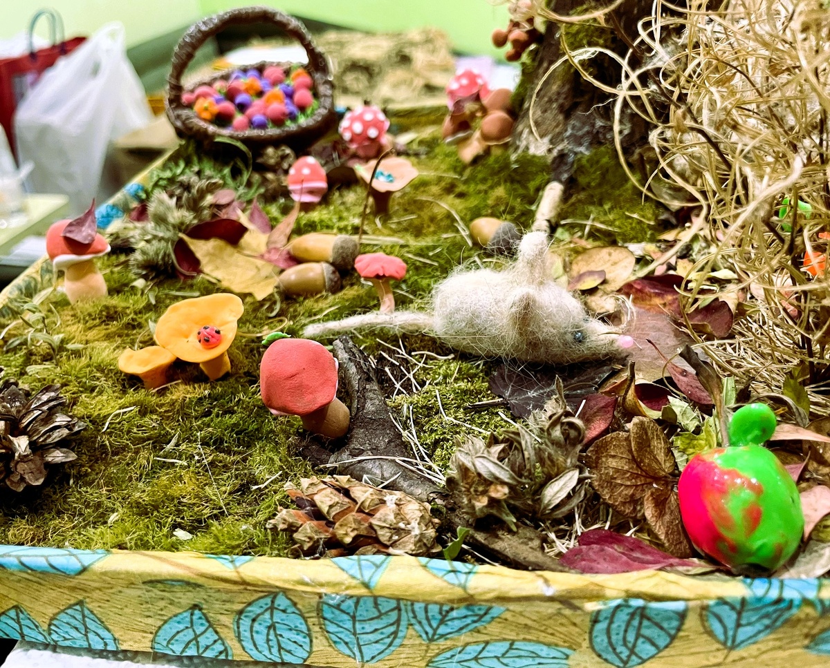 мышь на полянке