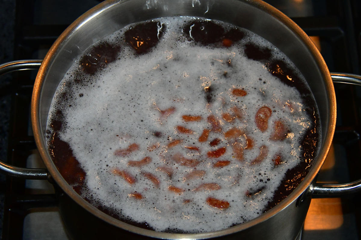 После закипания снимаем пену