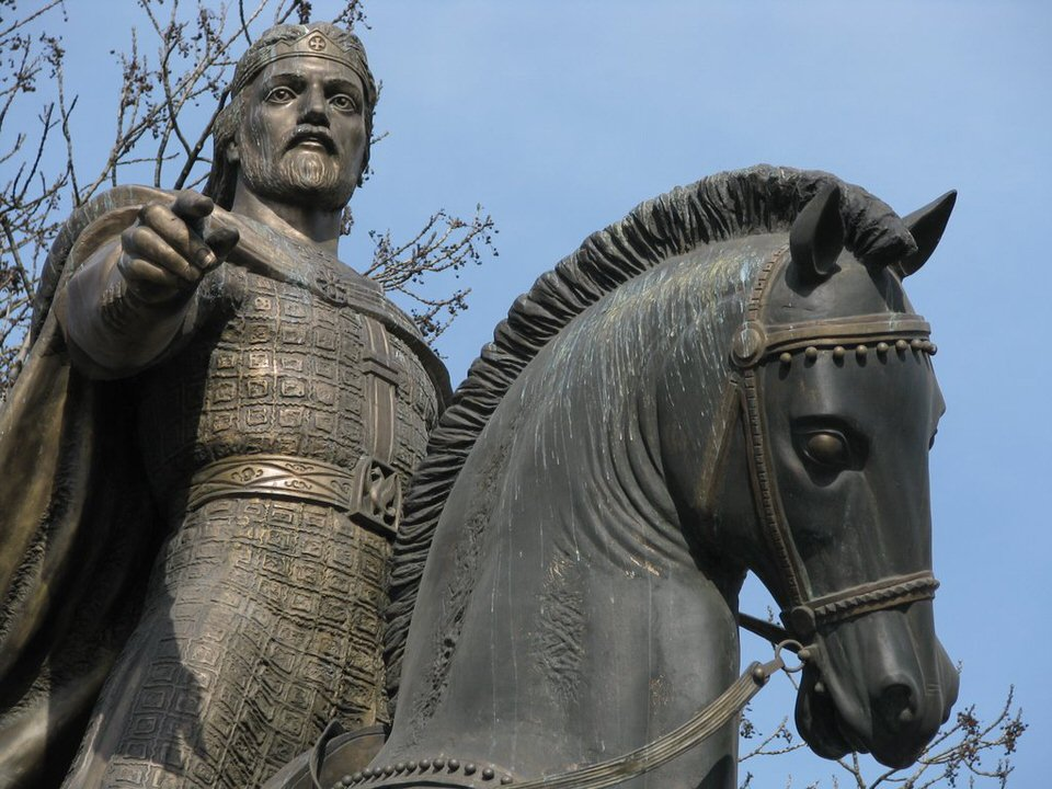 Памятник князю Даниилу Романовичу Галицкому во Львове. В.Я. Ярич, Р.Т. Романович. ed-star.ru