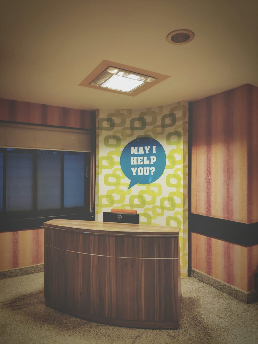 Картинка с цитатой "Могу ли я помочь тебе?" 