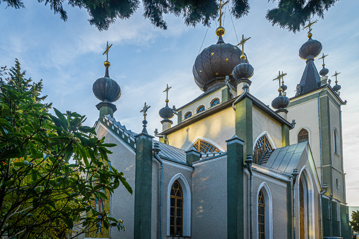 Храм всех Крымских Святых и Феодора Стратилата в Алуште.