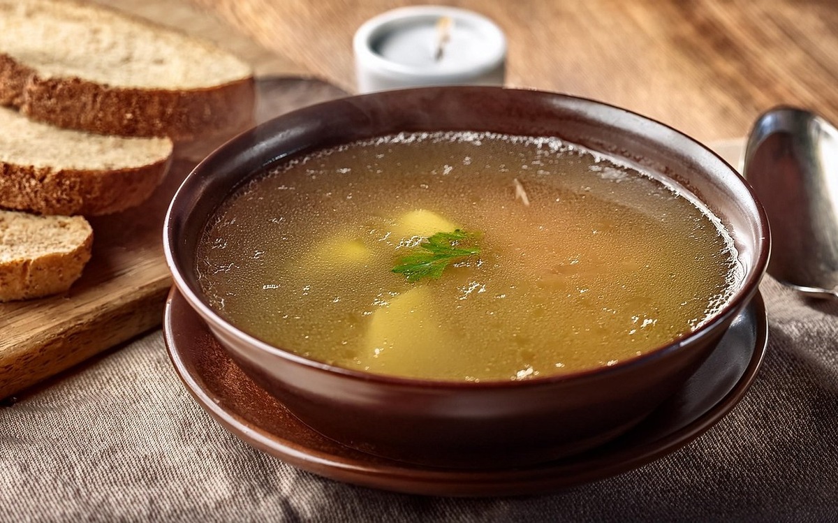 Бульон будет наваристым, а мясо сочным: повара поделились секретом идеального вкуса и консистенции / Фото: Pogovorim.by