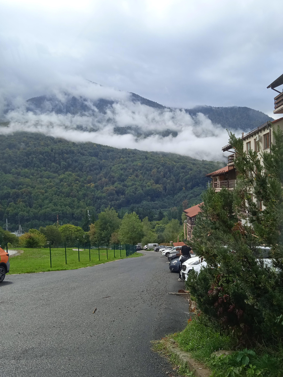 Поселок Красная Поляна. Фото автора. 