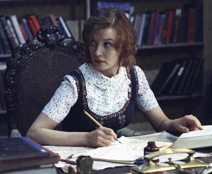 Вера Алентова