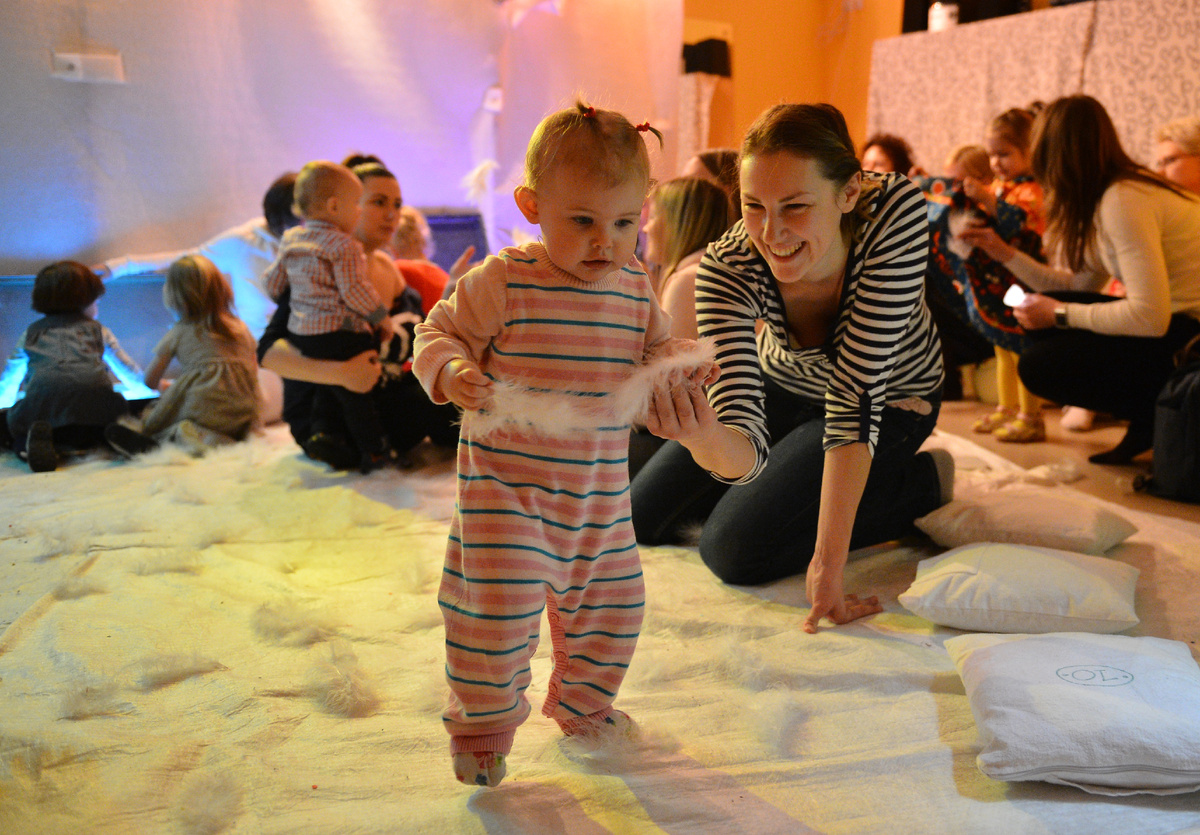 Шоу в "бейби-театре"