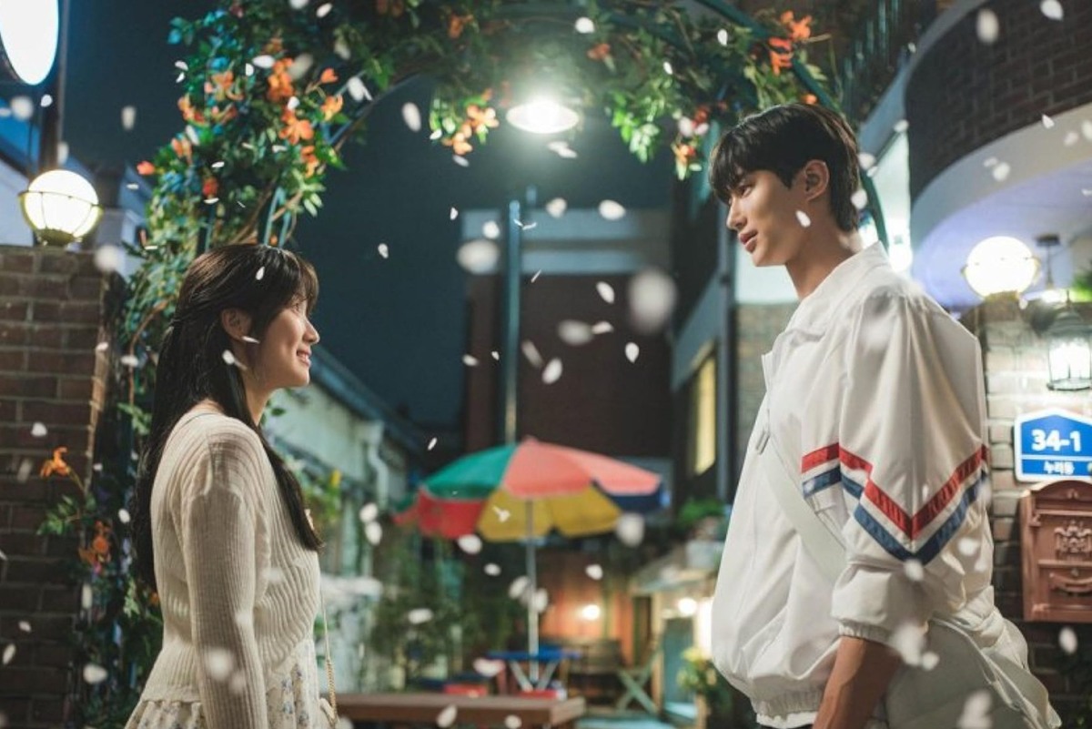 Кадр из дорамы "Хватай Сон-джэ и беги". Источник: burninghut.ru