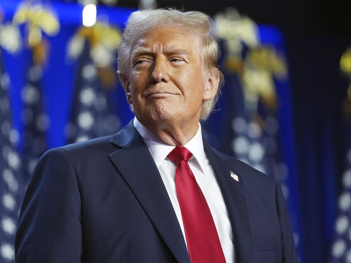    Кандидат в президенты от республиканской партии, бывший президент США Дональд Трамп во время выступления в Уэст-Палм-Бич, штат Флорида© AP Photo / Evan Vucci