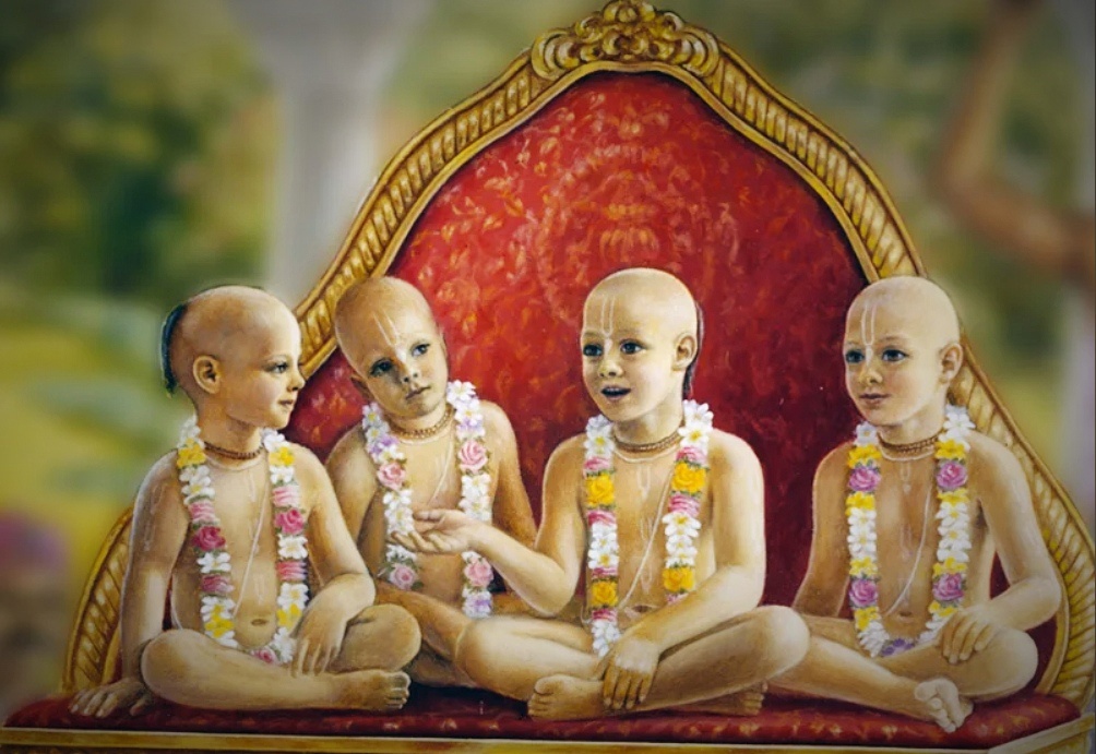 Воплощение Кумаров - первое воплощение Бога в этой Вселенной. Мудрецы в теле маленьких 5-летних мальчиков (кумаров, возраст до 5 лет) взяли на себя обет безбрачия, огорчив своего отца Господа Брахму, который рассчитывал с их помощью заселить Вселенную. 