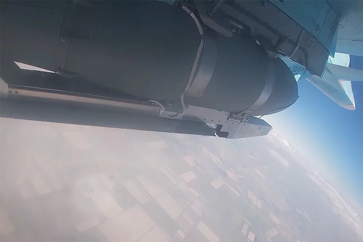    Осколки размером с ладонь растерзали нациков.