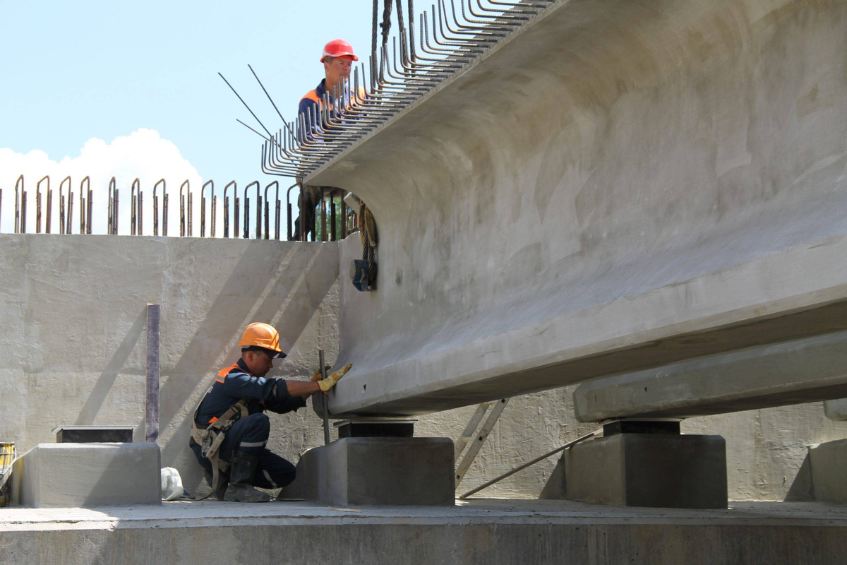 Защита железобетонных мостов пропитками (силерами) серии "Монолит-20М".