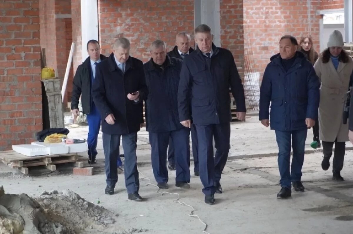    Брянский губернатор проинспектировал ключевые стройки в районах области