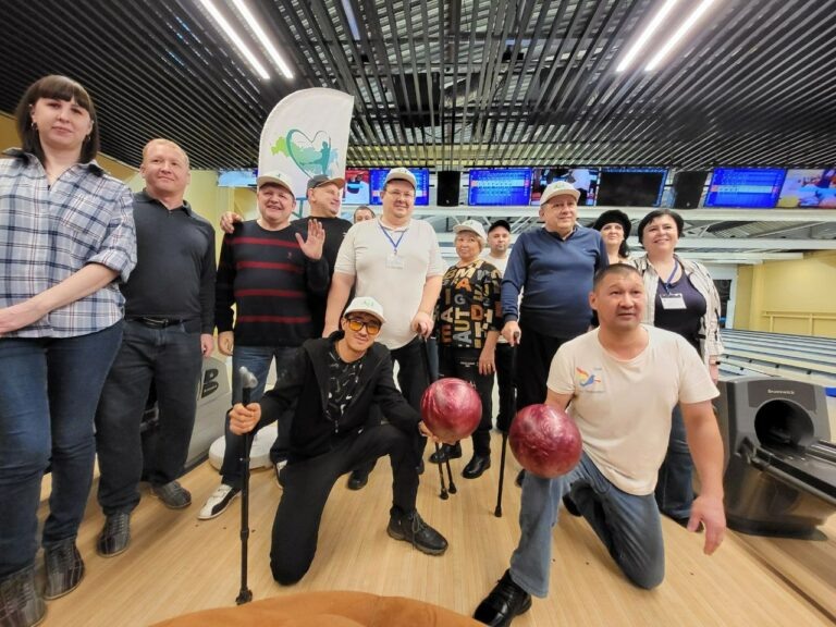    Кибер страйк: Оренбуржцы с протезами рук и ног сыграли в боулинг Кристина Просвиркина