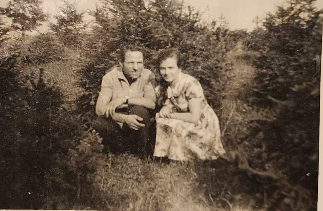 Мама и папа.