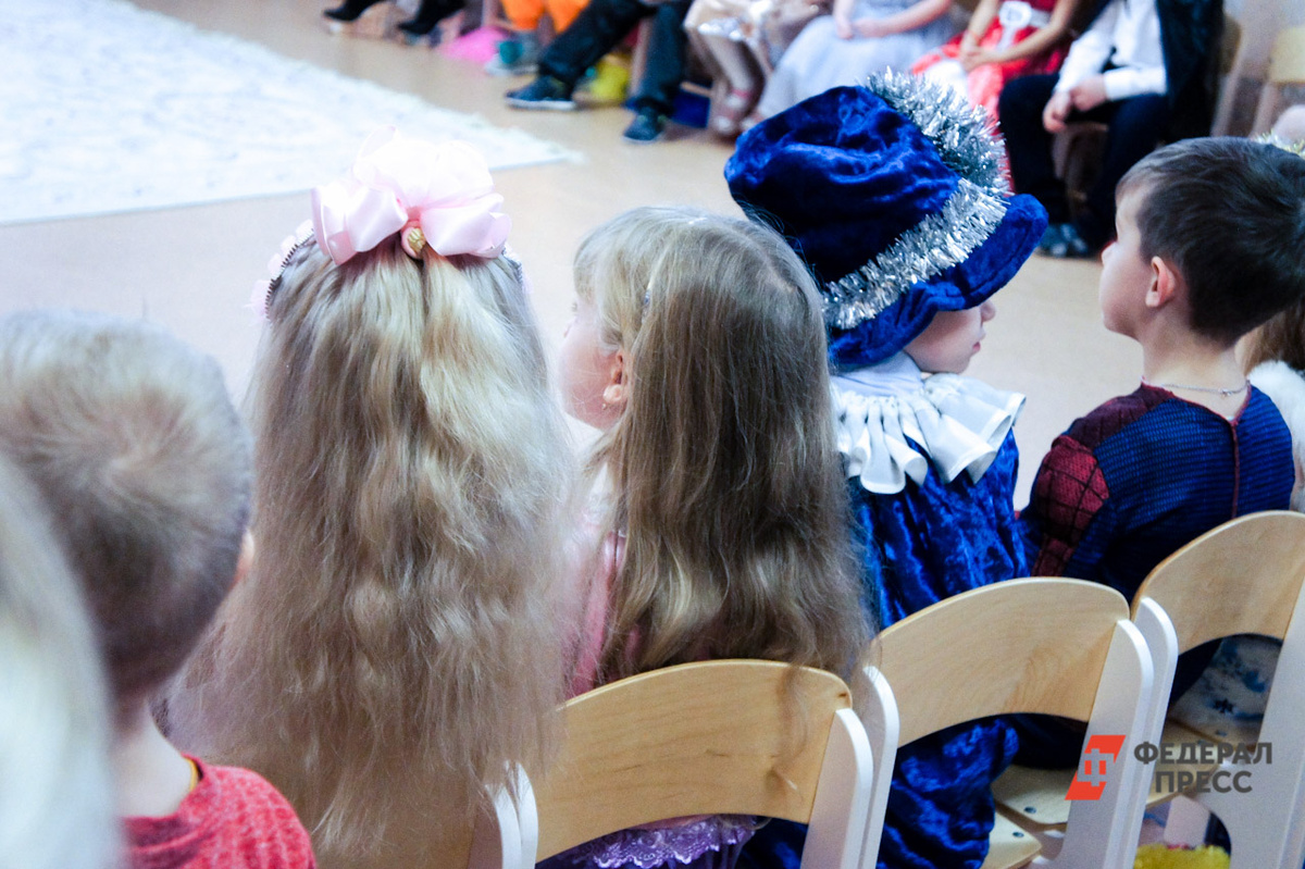 В разгар утренника мальчик рухнул в зал перед зрителями.  Фото: ФедералПресс / Елена Майорова