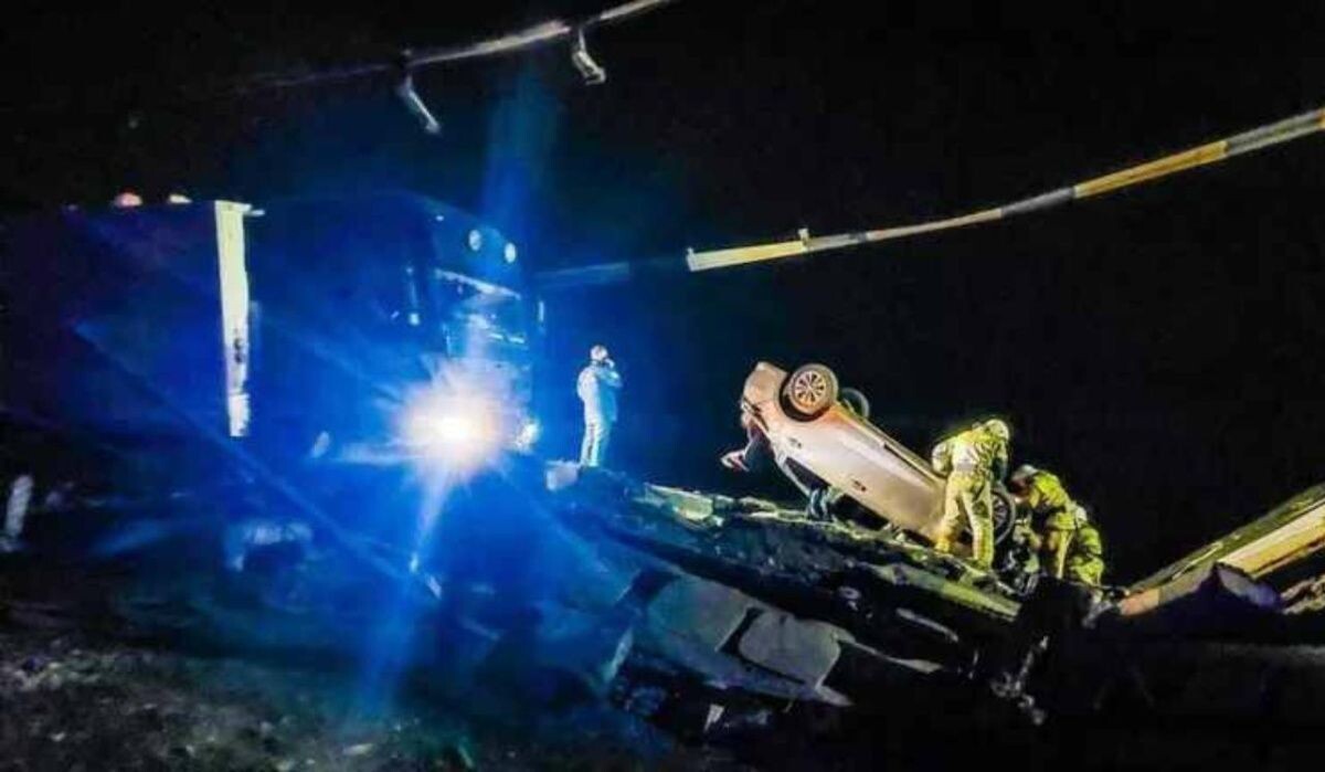     Рухнувший мост в Крыму. Источник: ria.ru Автор фото: Пресс-служба МЧС по РК