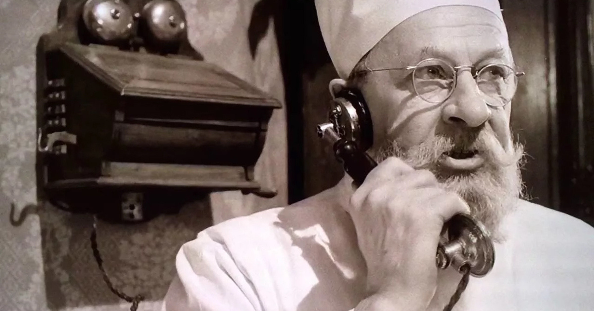 Актёр Евгений Евстигнеев в роли профессора Преображенского. Фото Яндекс.Картинки.