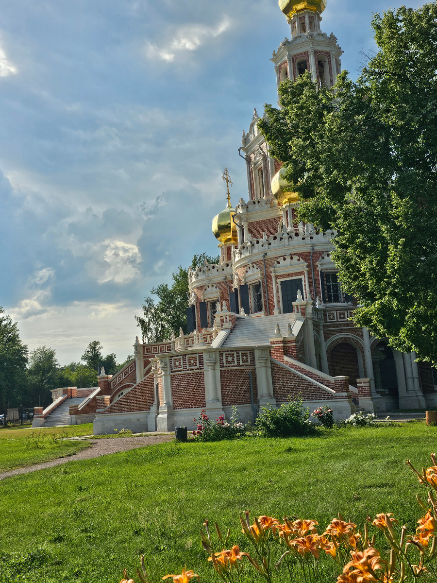 Церковь Покрова в Филях (Фото автора Л. Баевой)