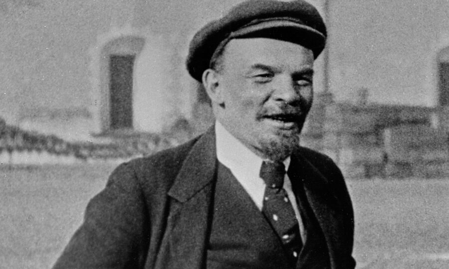 У кого и зачем Владимир Ульянов «украл» фамилию Ленин