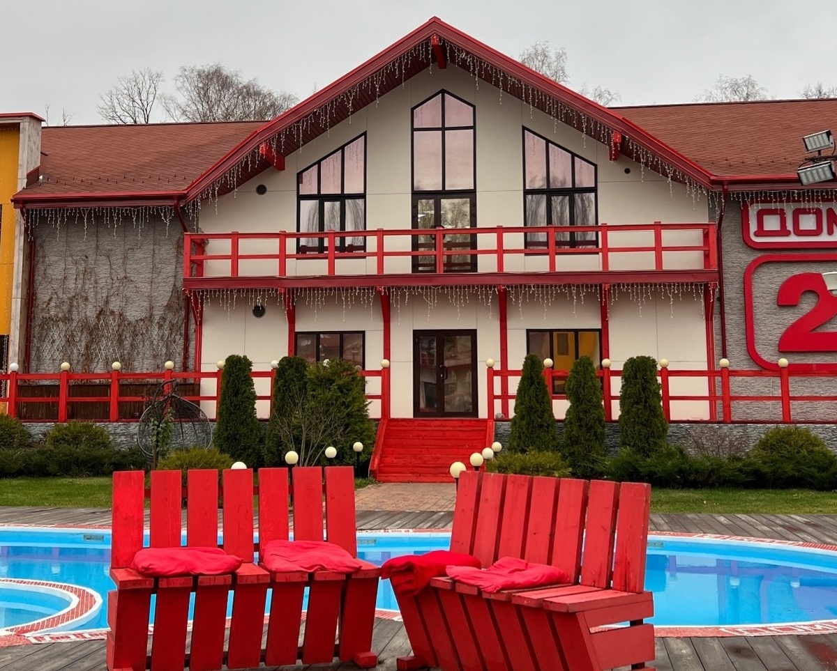 поляна "Дом-2" (фото из Telegram)