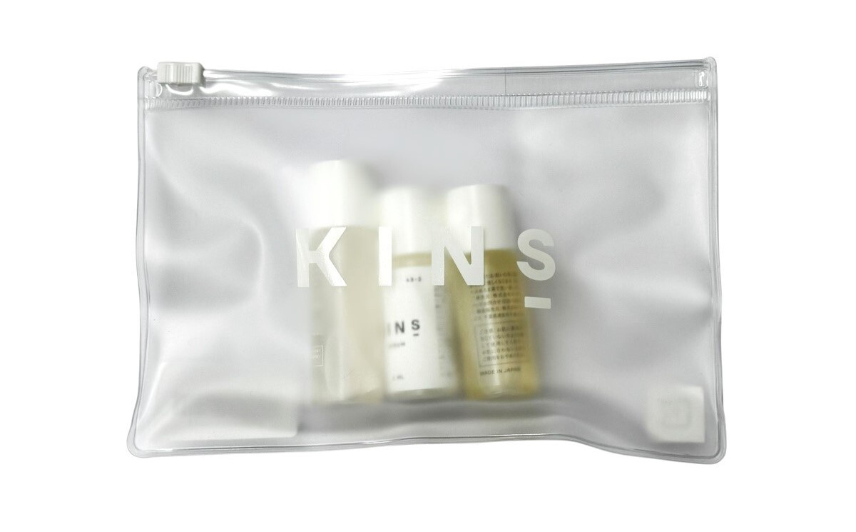 Набор упакован в прозрачную чехол-сумку